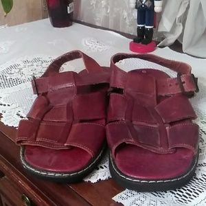 Silva leather sandals.